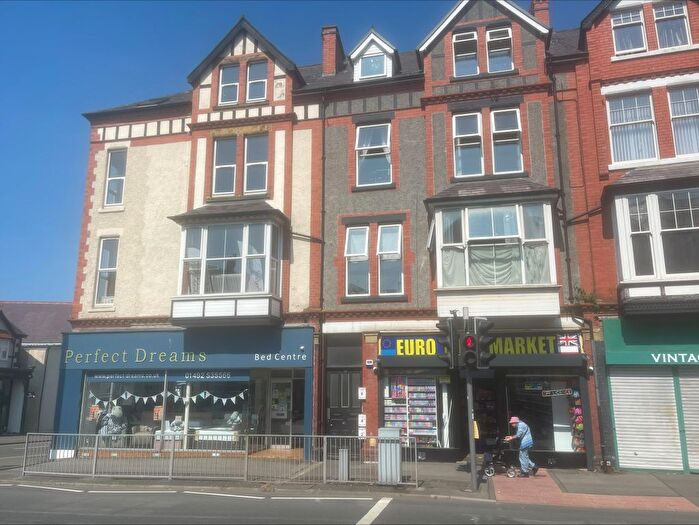 2 Bedroom Flat To Rent In Abergele Road, Colwyn Bay, LL29