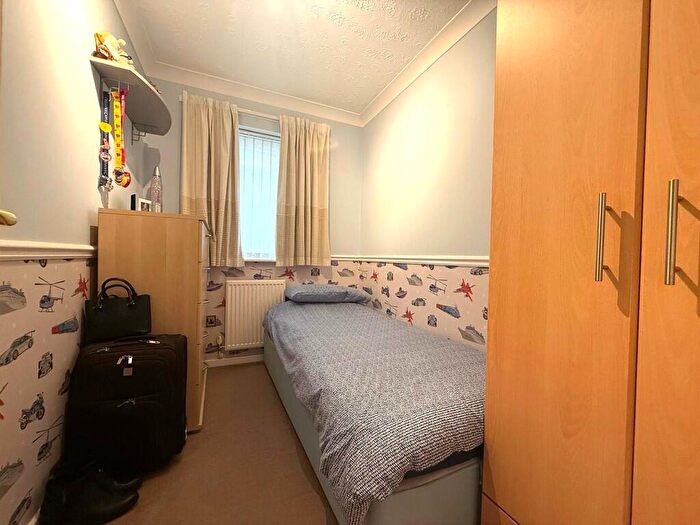 3 Bedroom Semi-Detached House For Sale In Drake Avenue, Chatteris, Cambs., PE16 - Photo 7