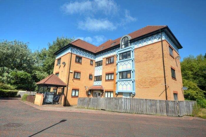 2 Bedroom Maisonette To Rent In Horsley Court, Newcastle Upon Tyne, NE3