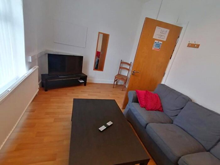 4 Bedroom Semi Detached House To Rent In College Road, Bangor, Gwynedd, LL57