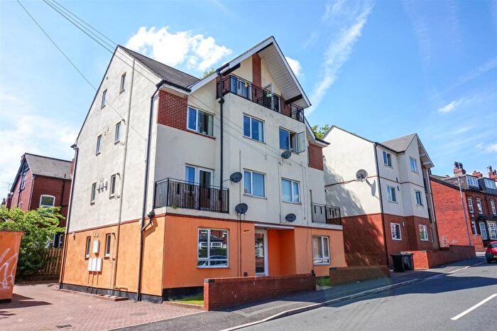 3 Bedroom Flat To Rent In Headingley Ave, Leeds, LS6