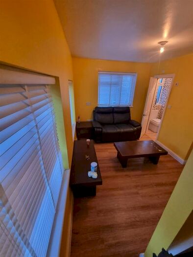 3 Bedroom Flat To Rent In Cheveral Avenue, Coventry, CV6