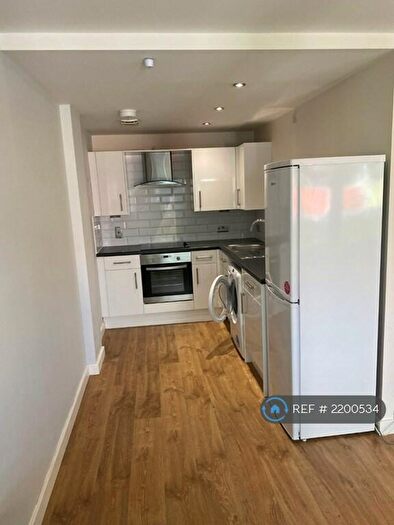 2 Bedroom Flat To Rent In Concord Street, Leeds, LS2