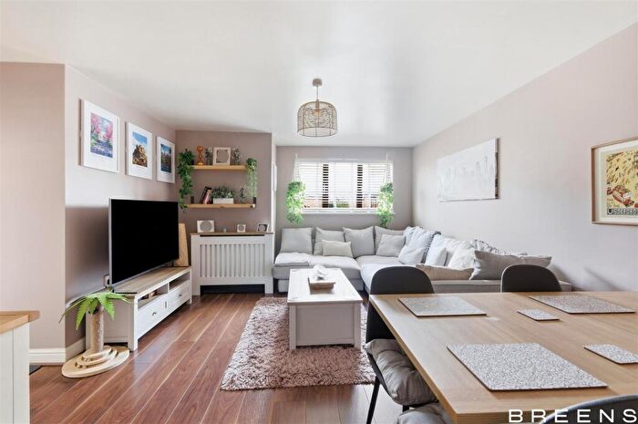 2 Bedroom Flat For Sale In Cracknell Close, Enfield, EN1