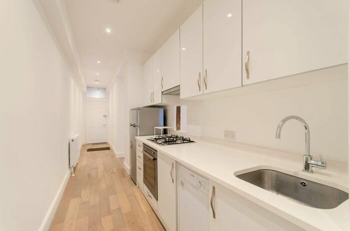 2 Bedroom Maisonette To Rent In Fawcett Street, Chelsea, London, SW10