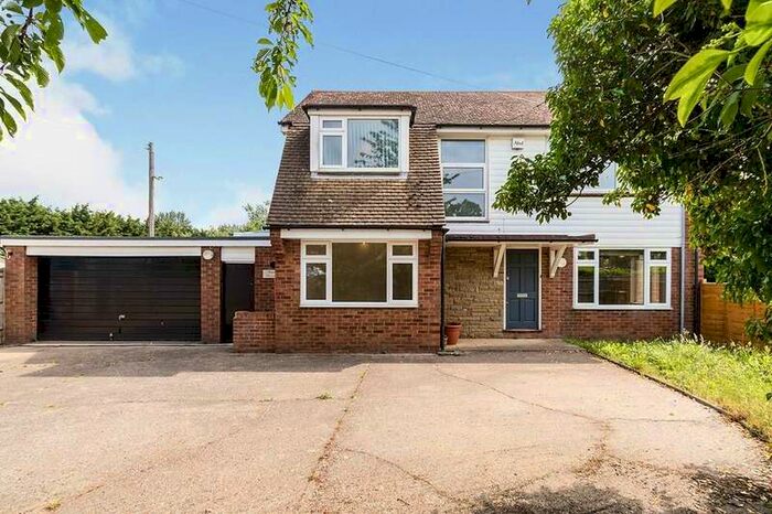 5 Bedroom Detached House To Rent In Stonehill Green, Dartford, DA2