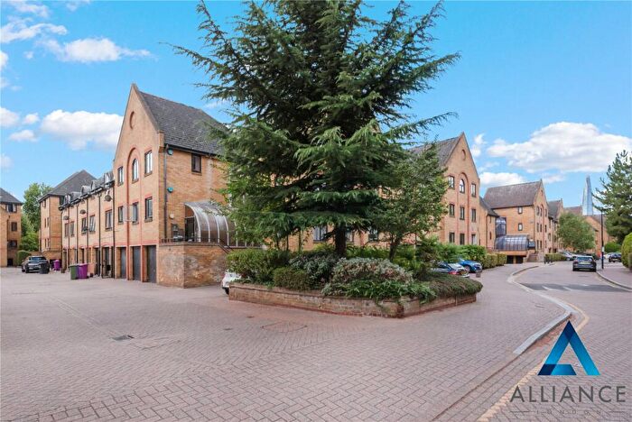3 Bedroom Terraced House For Sale In Fowey Close, London, E1W