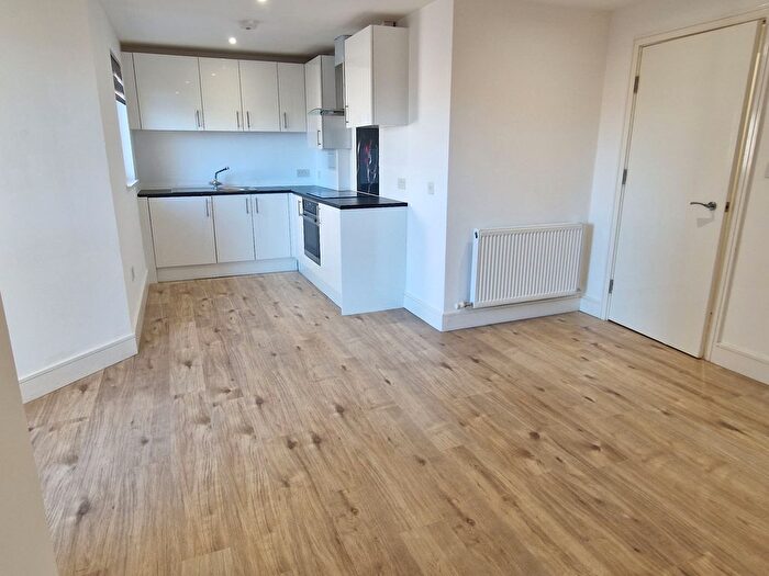 2 Bedroom Flat To Rent In Midland Road, Luton, LU2