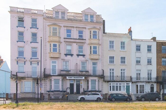 1 Bedroom Flat For Sale In Fort Crescent, Margate, CT9