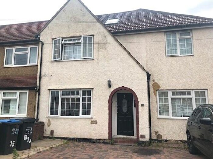1 Bedroom End Of Terrace House To Rent In Church Rise - Chessington, KT9