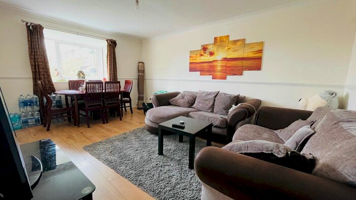 2 Bedroom Flat To Rent In Cranston Close, Ickenham/ Uxbridge, UB10