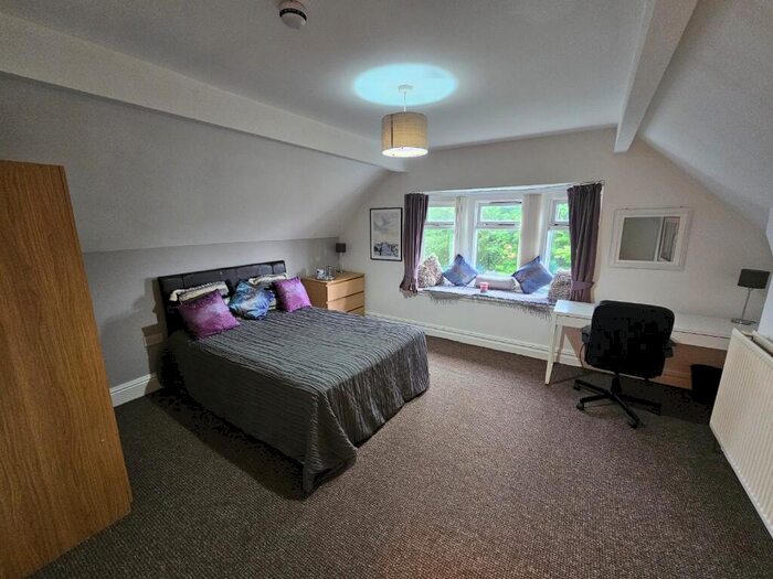 1 Bedroom Terraced House To Rent In Harehills Avenue, Leeds, West Yorkshire, LS8