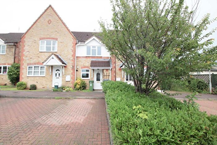 2 Bedroom Terraced House To Rent In Sought After Development In The Old Town, HP2