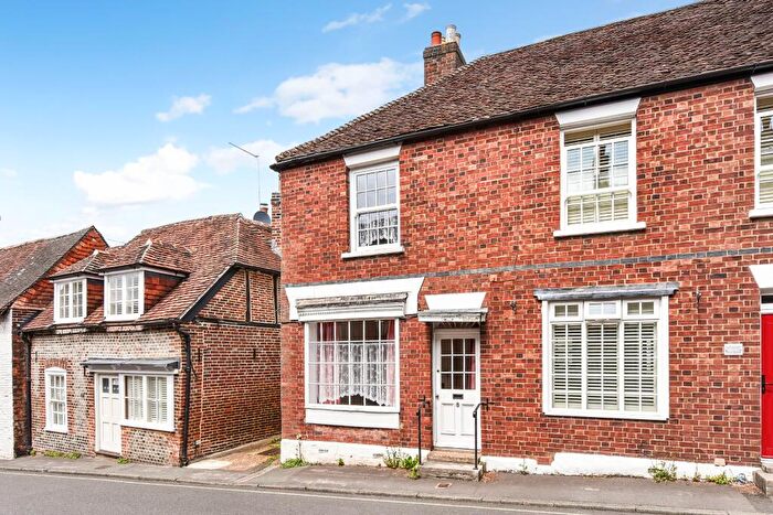 2 Bedroom End Of Terrace House For Sale In Bank Street, Bishop's Waltham, SO32