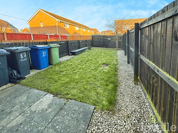 2 Bedroom End Of Terrace House To Rent In Sunningdale Way, Gainsborough, DN21