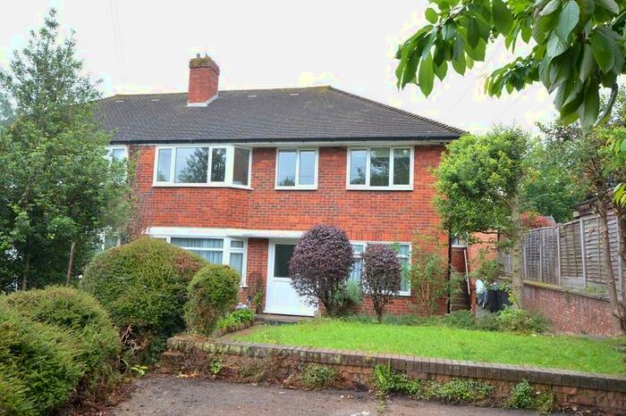 2 Bedroom Maisonette To Rent In York Way, Chessington, Surrey., KT9