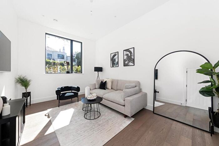 3 Bedroom House For Sale In Hermitage Place, SE19