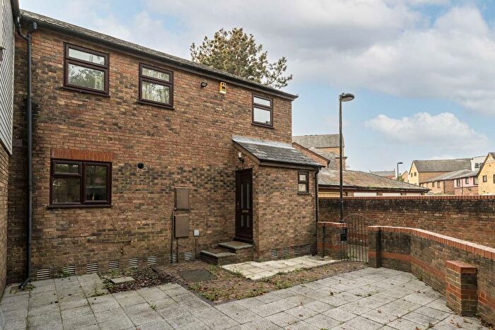 3 Bedroom Property For Sale In Leydon Close, Canada Water, SE16