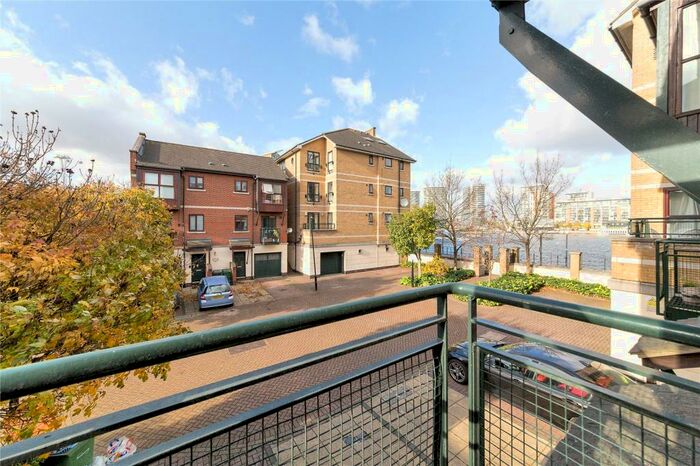3 Bedroom Semi-Detached House To Rent In Capulet Mews, London, E16