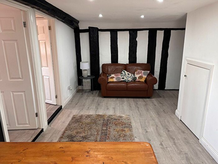 1 Bedroom Property To Rent In High Street, Alcester, B49