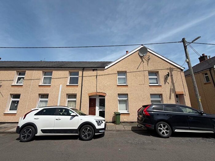 2 Bedroom Flat For Sale In Wenallt Road, Abernant, Aberdare, CF44