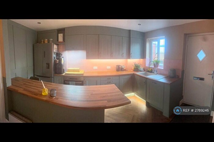 3 Bedroom Terraced House To Rent In Western Fold, Bradford, BD6