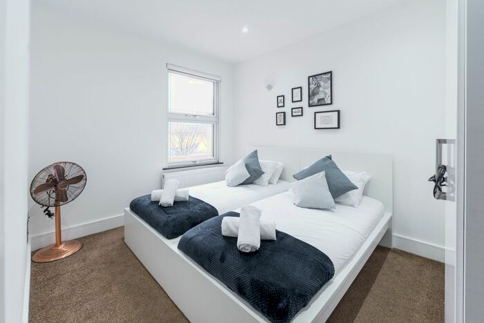 6 Bedroom Terraced House To Rent In Audrey Road, Ilford, IG1