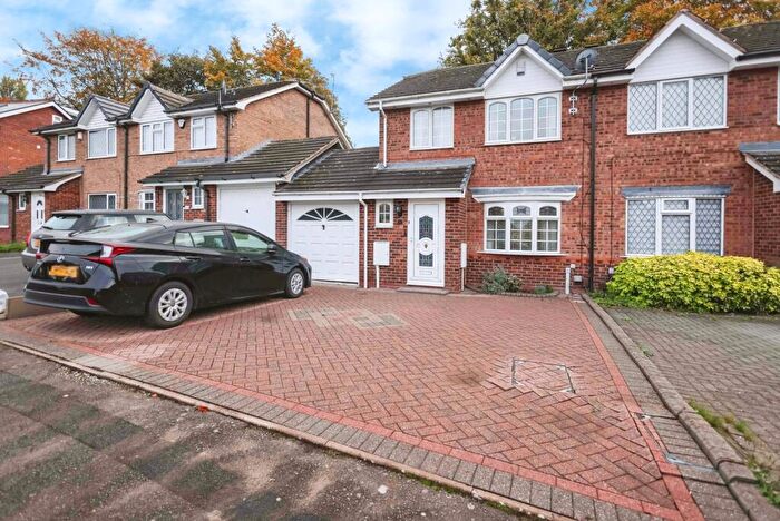 3 Bedroom Link Detached House For Sale In Warrington Drive, Birmingham, West Midlands, B23