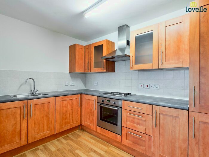 2 Bedroom Flat To Rent In Cambrai Close, Lincoln, LN1