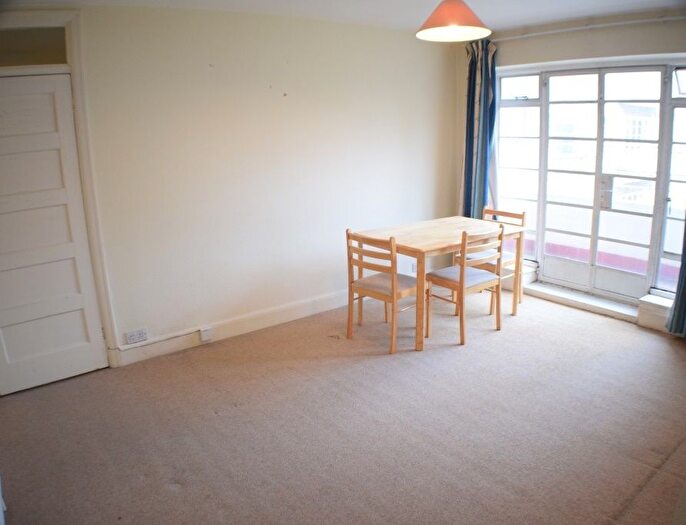 2 Bedroom Flat To Rent In Northwood Hall, Hornsey Lane, Highgate, London, N6
