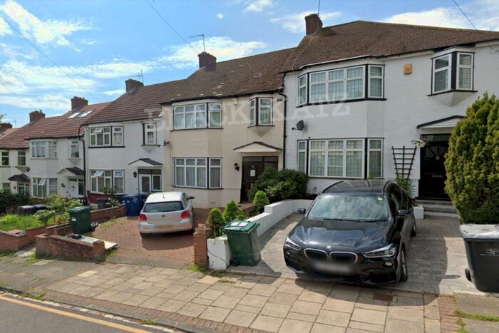 1 Bedroom Flat To Rent In Woodfall Avenue, Barnet, EN5