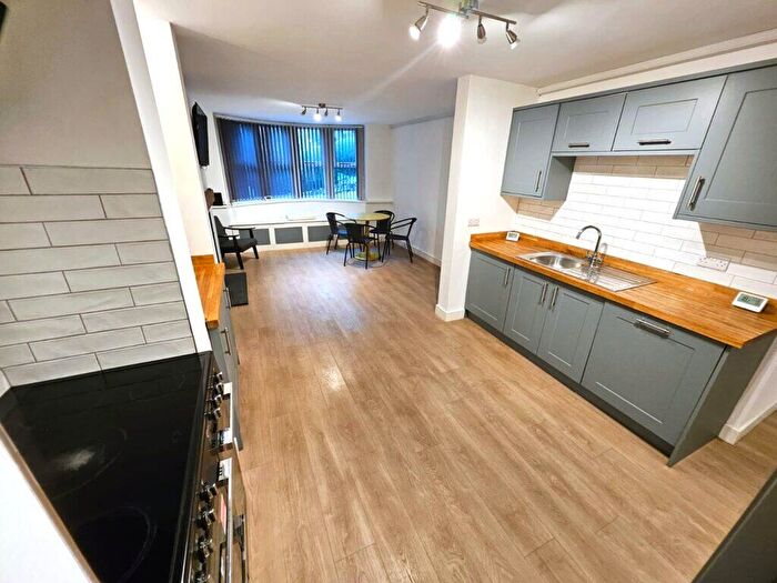 2 Bedroom Apartment To Rent In The Rise, Kirkstall, Leeds, LS5