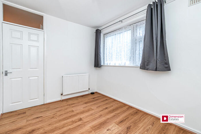 4 Bedroom Maisonette To Rent In Solebay Street, London, E1