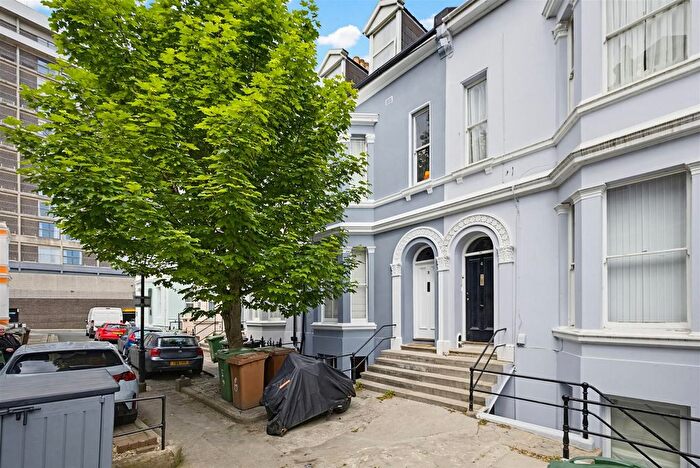 1 Bedroom Flat For Sale In Sussex Place, The Hoe, Plymouth, PL1