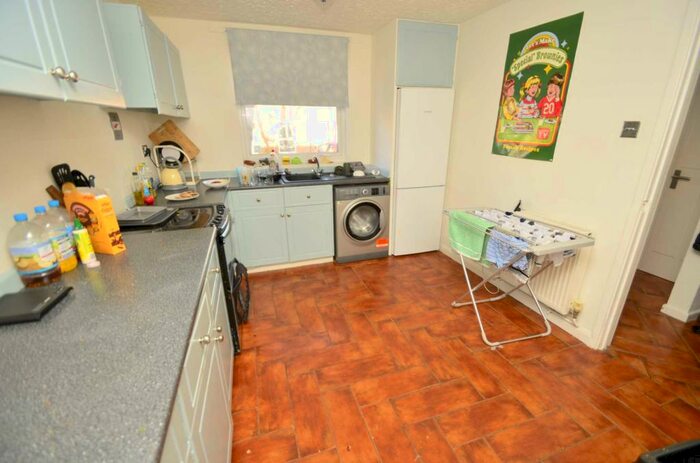 3 Bedroom Semi-Detached House To Rent In Toftes Place, Norwich, NR5
