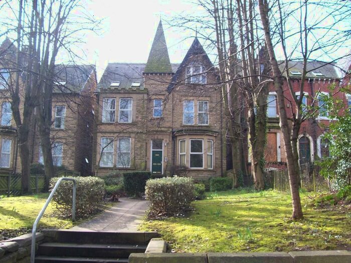 2 Bedroom Flat To Rent In Sholebroke Avenue, Leeds, West Yorkshire, LS7