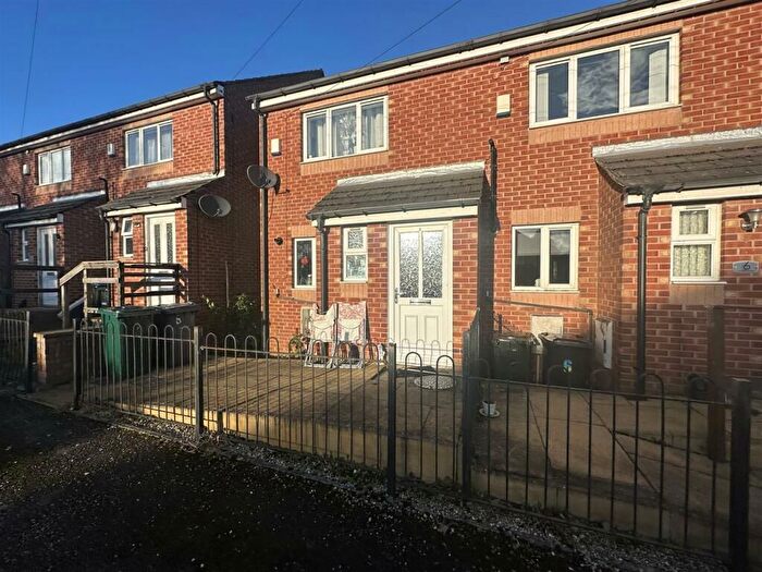 2 Bedroom Terraced House For Sale In Collinfield Rise, Bradford, BD6