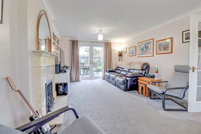 4 Bedroom Detached House For Sale In Twinstead, Wickford, SS12