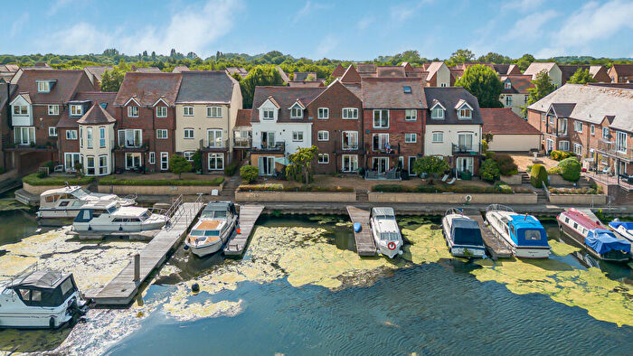 3 Bedroom Apartment For Sale In West Quay, Abingdon, OX14