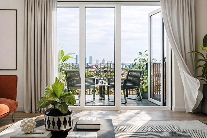 2 Bedroom Flat For Sale In Cavendish House, Mary Neuner Rd, N8