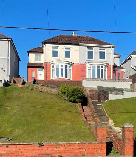 3 Bedroom Semi-Detached House For Sale In New Road, Ammanford, SA18