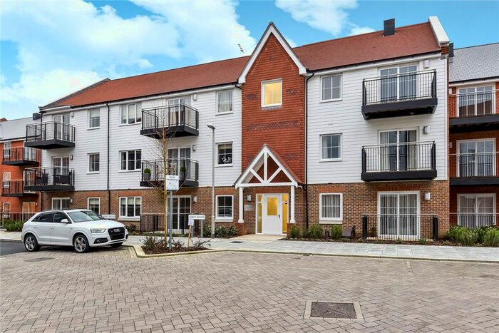 1 Bedroom Flat To Rent In Redlands Court, Eden Road, Dunton Green, Sevenoaks, TN14