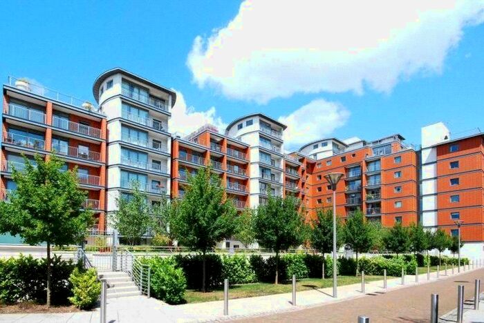 1 Bedroom Flat To Rent In Holland Gardens, Brentford, London, TW8