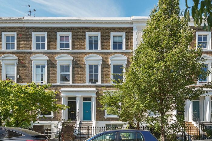 3 Bedroom Flat To Rent In Richborne Terrace, London, SW8
