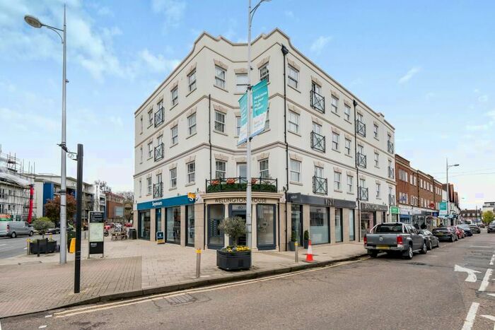 1 Bedroom Flat To Rent In High Street, Walton-On-Thames, KT12