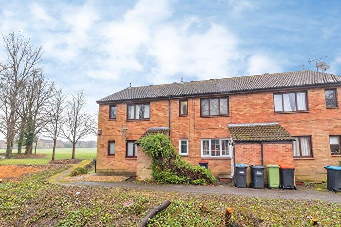 1 Bedroom Maisonette For Sale In Downland, Two Mile Ash, Milton Keynes, Buckinghamshire, MK8