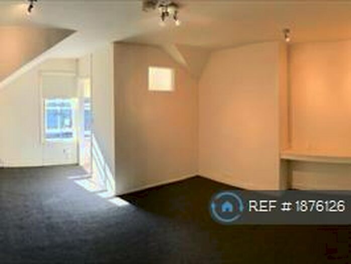 Studio To Rent In Strawberry Dale, Harrogate, HG1