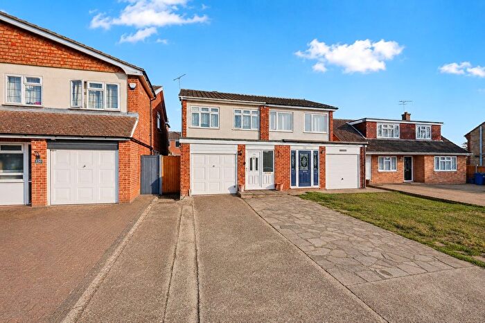 3 Bedroom Semi Detached House For Sale In Branksome Avenue, Stanford-Le-Hope, SS17