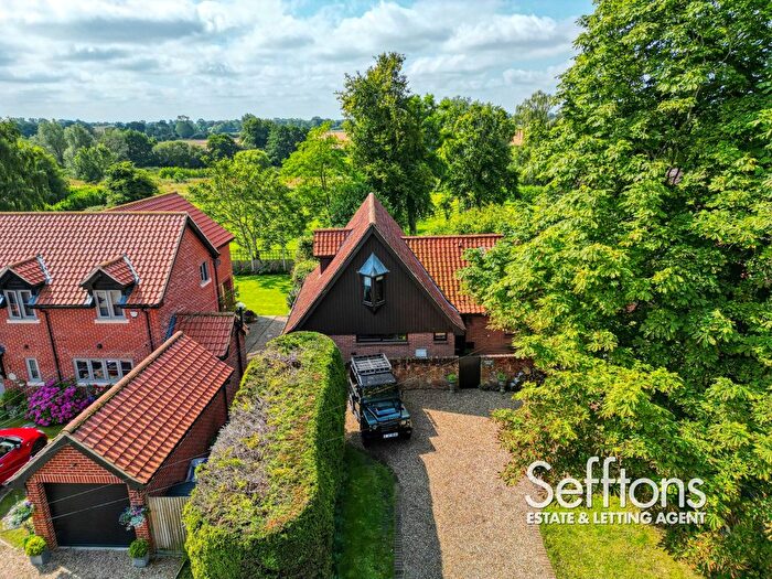 3 Bedroom Detached House For Sale In Castle Hill Road, New Buckenham, NR16