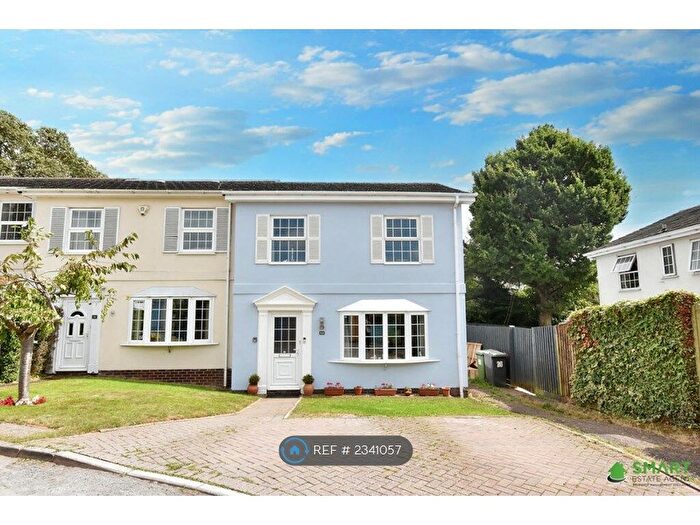 3 Bedroom Semi-Detached House To Rent In Rosebarn Lane, Exeter, EX4